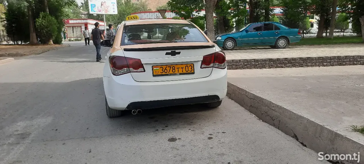 Chevrolet Cruze 2009 · MT