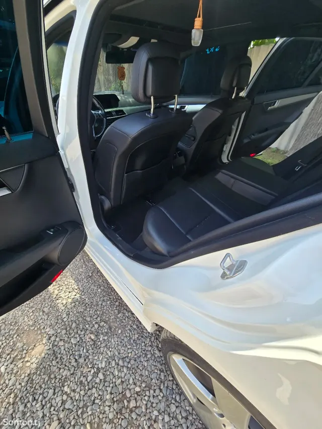 Mercedes-Benz C class 2014 · 2.5 AT