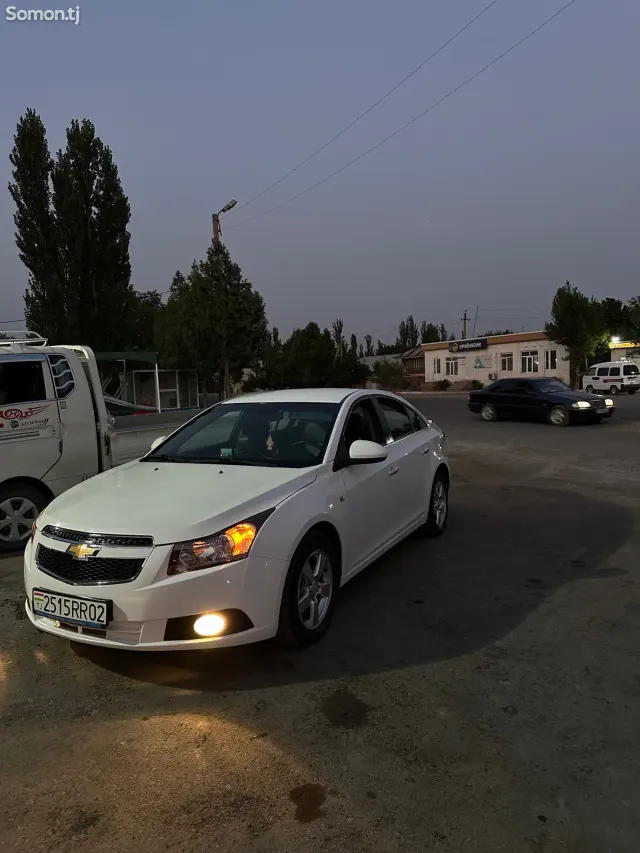 Chevrolet Cruze 2011 · 1.8 AT