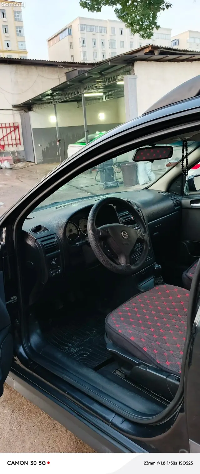 Opel Astra G 2002 · 1.6 MT