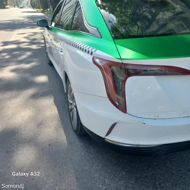 Hongqi E-QM5 2024 · AMT