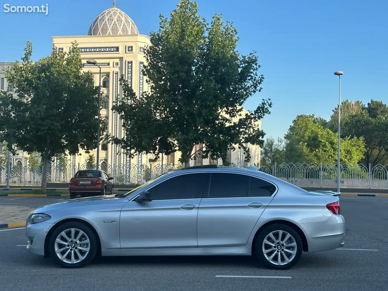 BMW M5 2011 · 2.8 AT