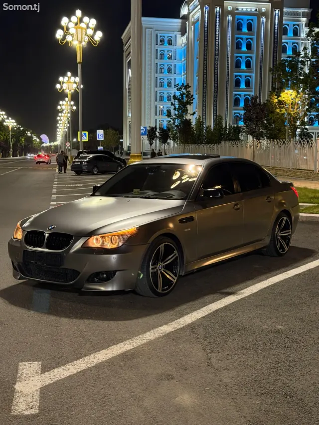 BMW 5 series 2010 · 3.0 AT