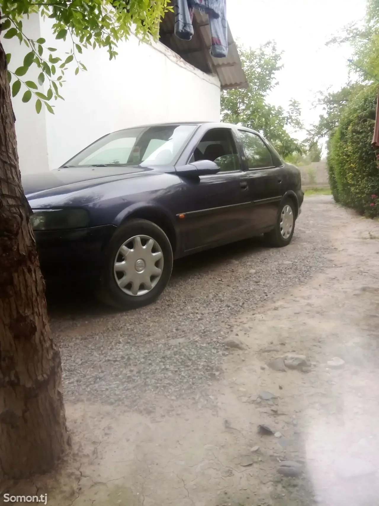 Opel Vectra B 1995 · 1.6 MT