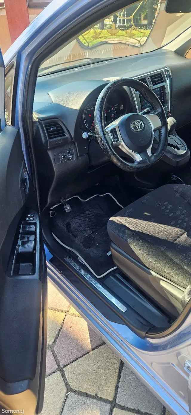 Toyota Ractis 2014 · 1.5 AT