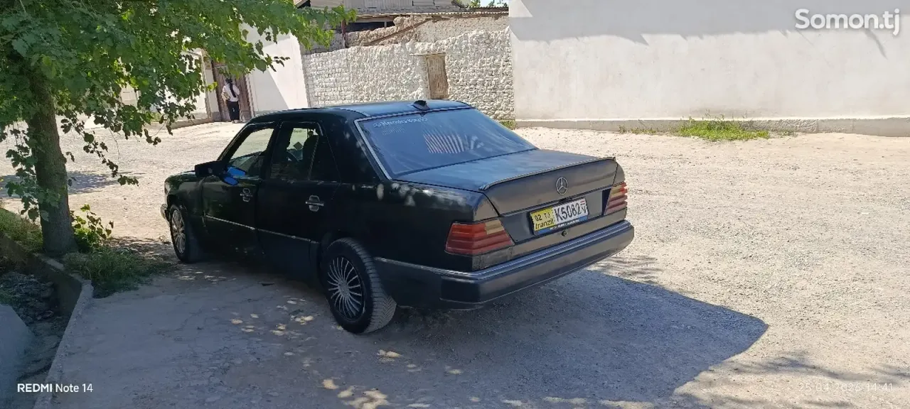 Mercedes-Benz W124 1992 · 2.0 MT