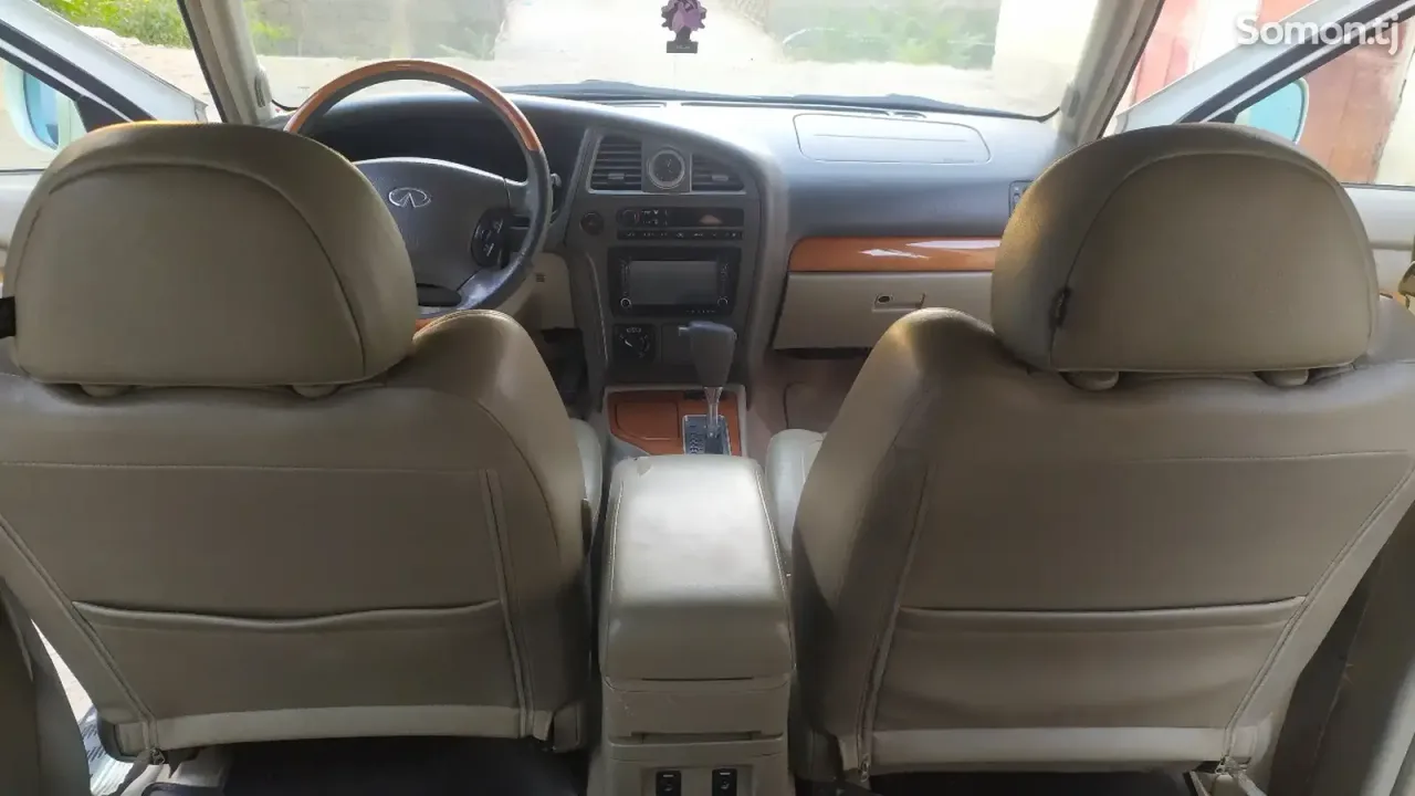 Infiniti QX series 2004 · AT