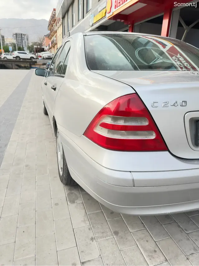 Mercedes-Benz C class 2001 · 2.4 MT