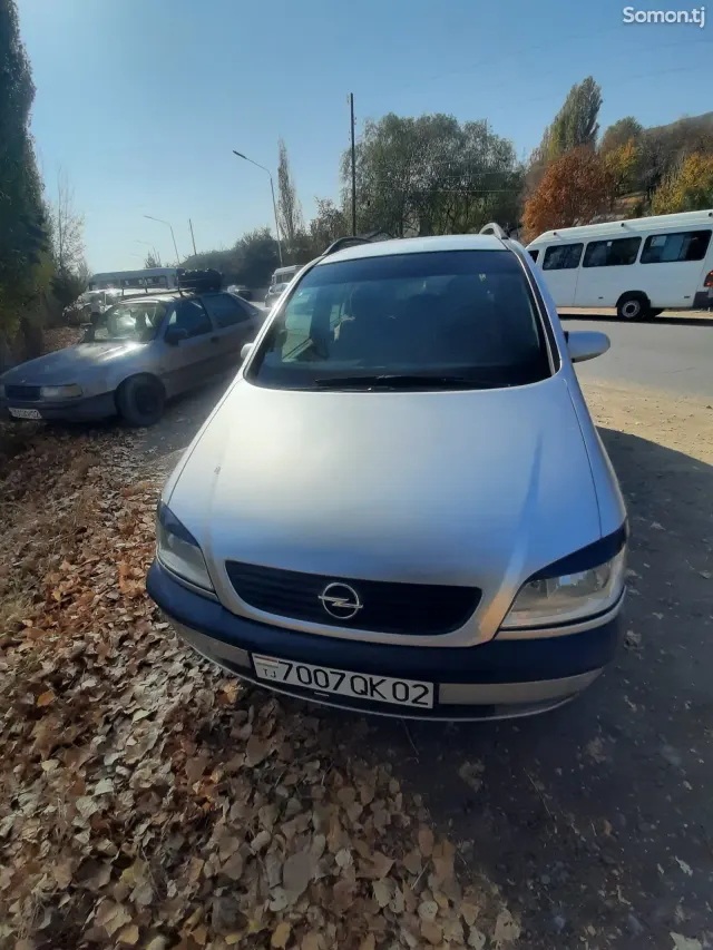 Opel Zafira 2001 · 1.8 MT