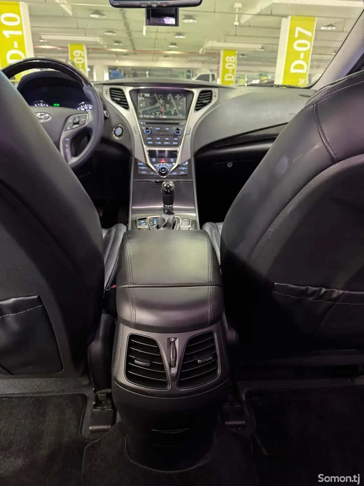 Hyundai Grandeur 2015 · 2.4 AT
