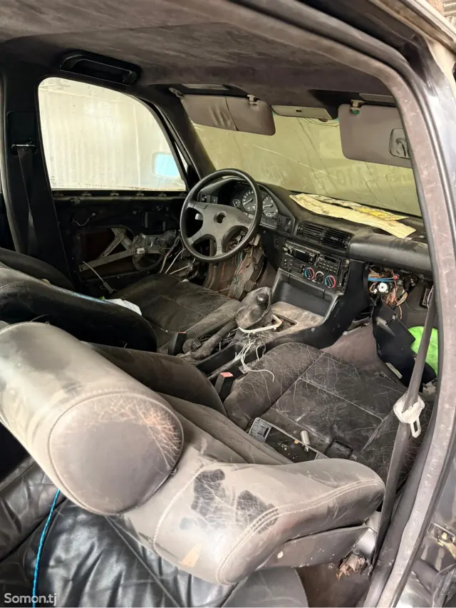 BMW 5 series 1992 · 2.5 MT