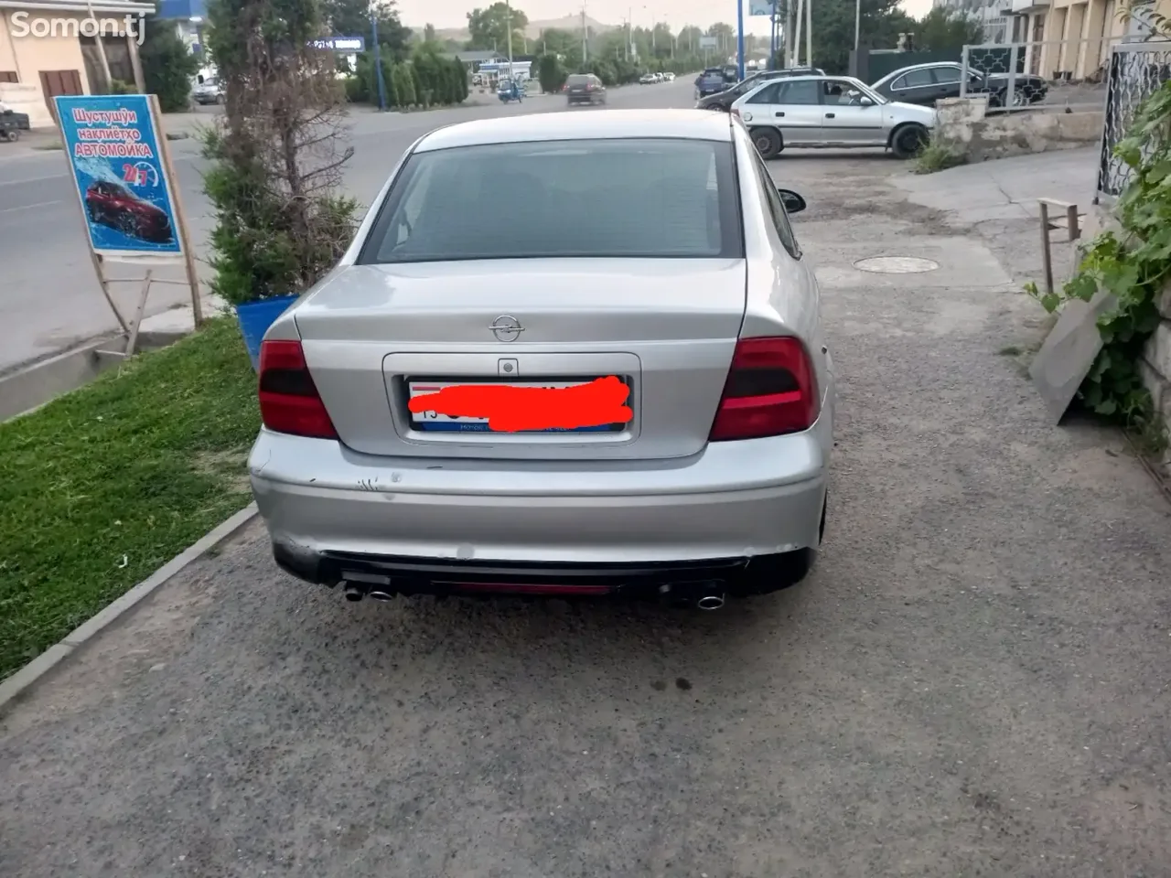 Opel Vectra B 1995 · 1.6 MT