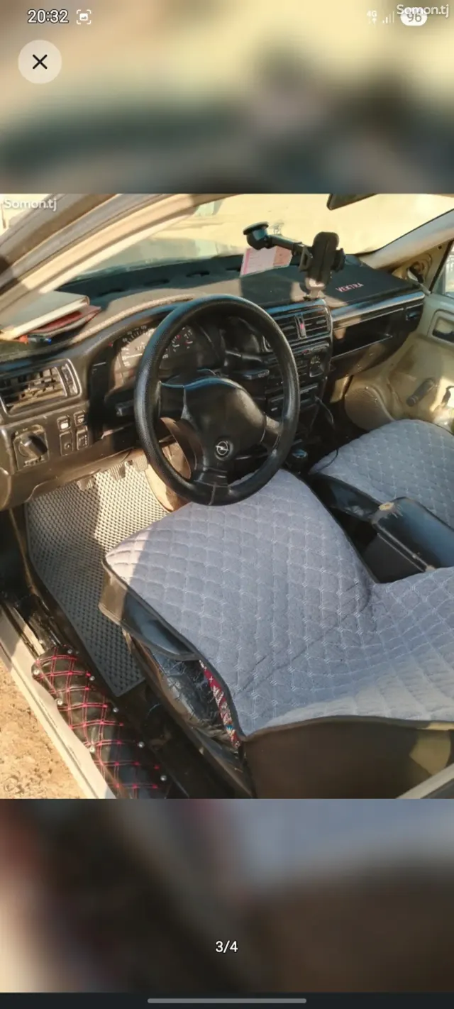 Opel Vectra A 1991 · 1.8 MT