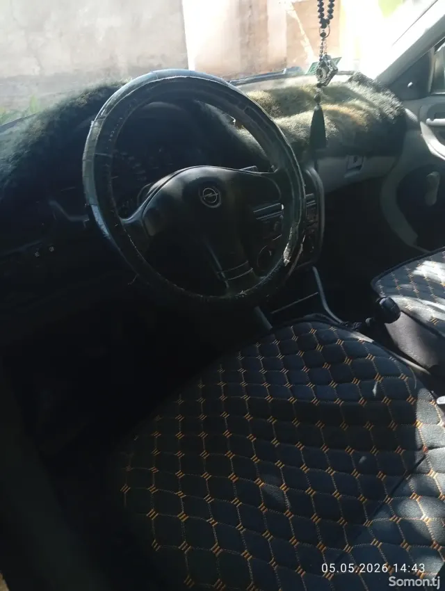 Opel Astra F 1994 · 1.6 MT
