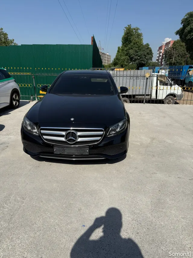 Mercedes-Benz E class 2016 · 3.0 AT