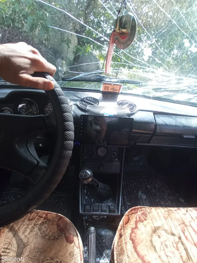 Lada (ВАЗ) 2111 1983 · 1.5 MT