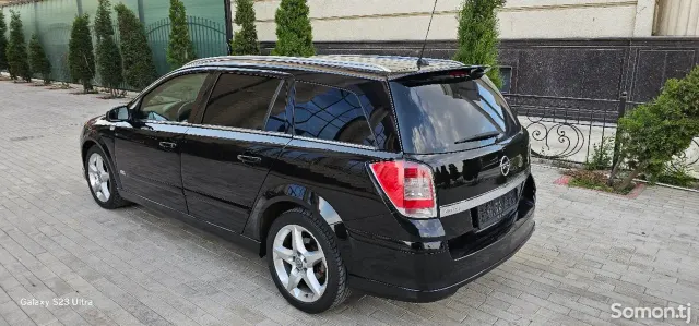 Opel Astra H 2008 · 1.6 MT