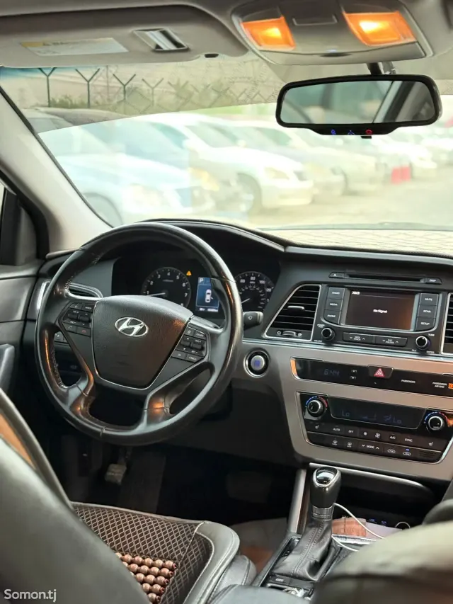 Hyundai Sonata 2014 · 2.4 AT