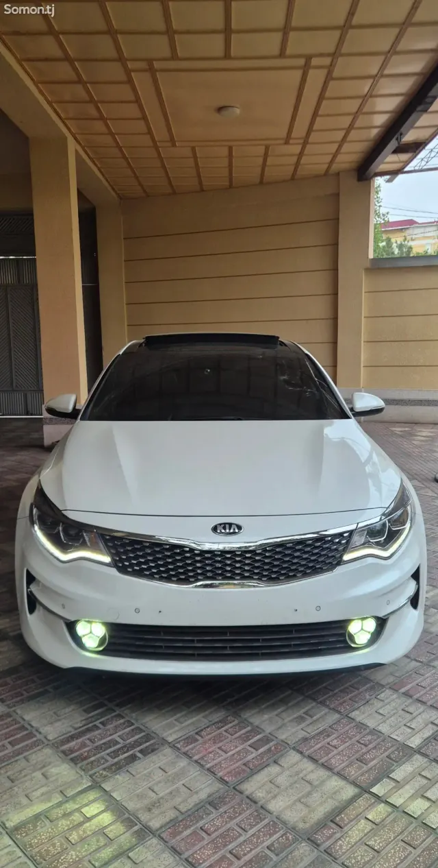 Kia K5 2017 · 2.0 AT