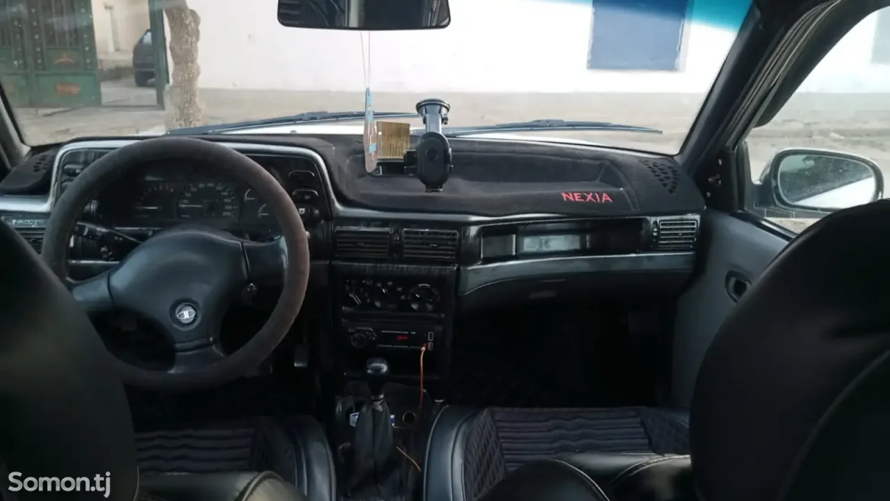 Daewoo Nexia 1994 · 1.6 MT