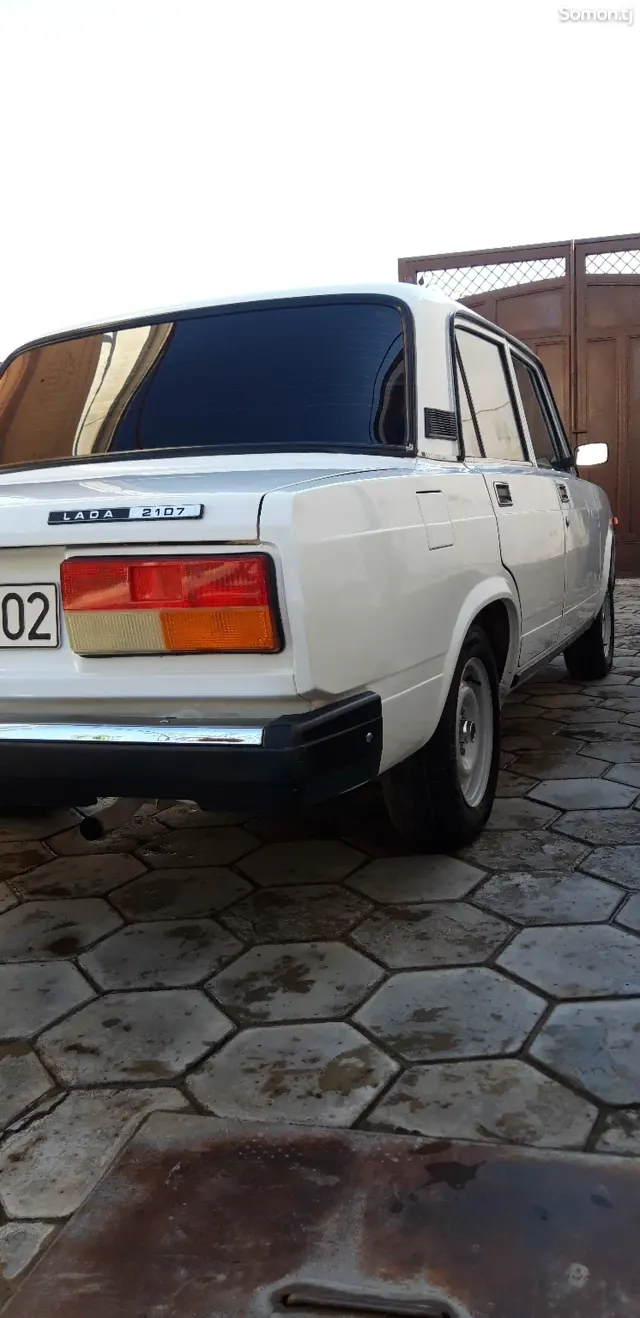 Lada (ВАЗ) 2107 2007 · 1.7 MT
