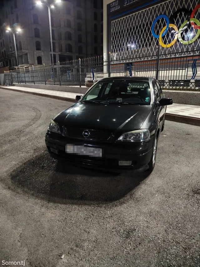 Opel Astra G 1999 · 1.6 MT
