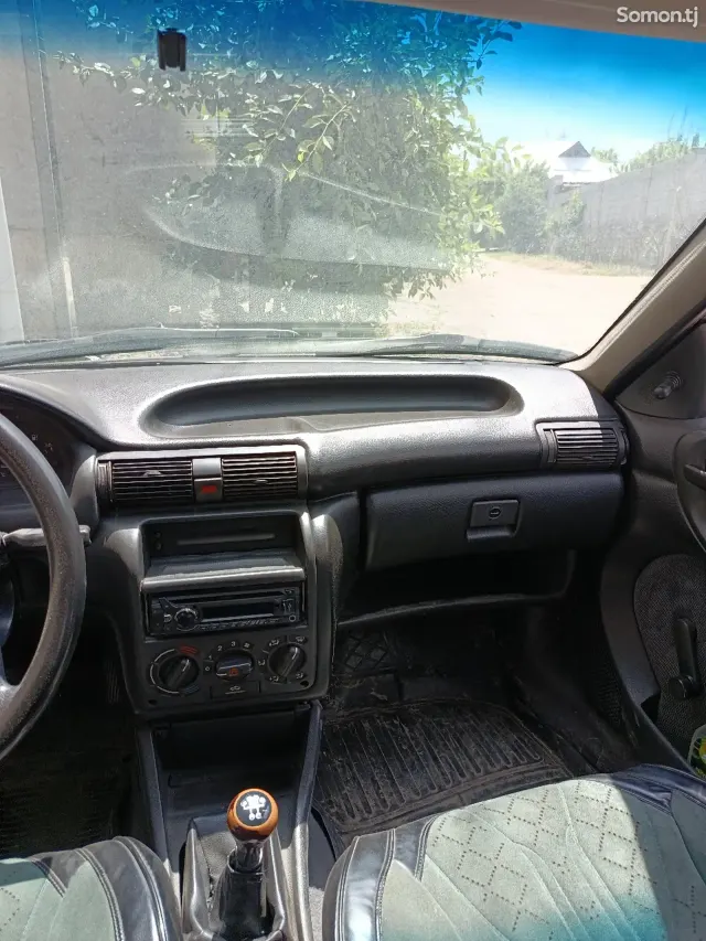 Opel Astra F 1993 · 1.6 MT