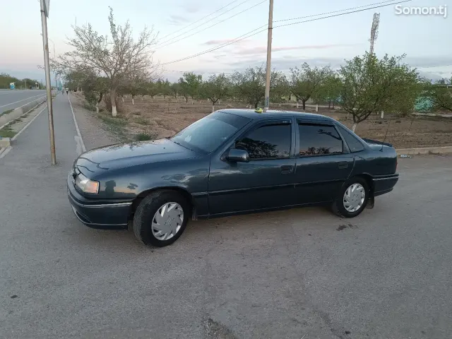 Opel Vectra A 1995 · 1.6 MT