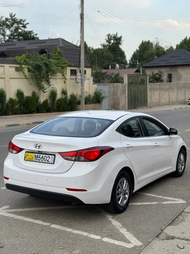 Hyundai Avante 2015 · 1.6 AT