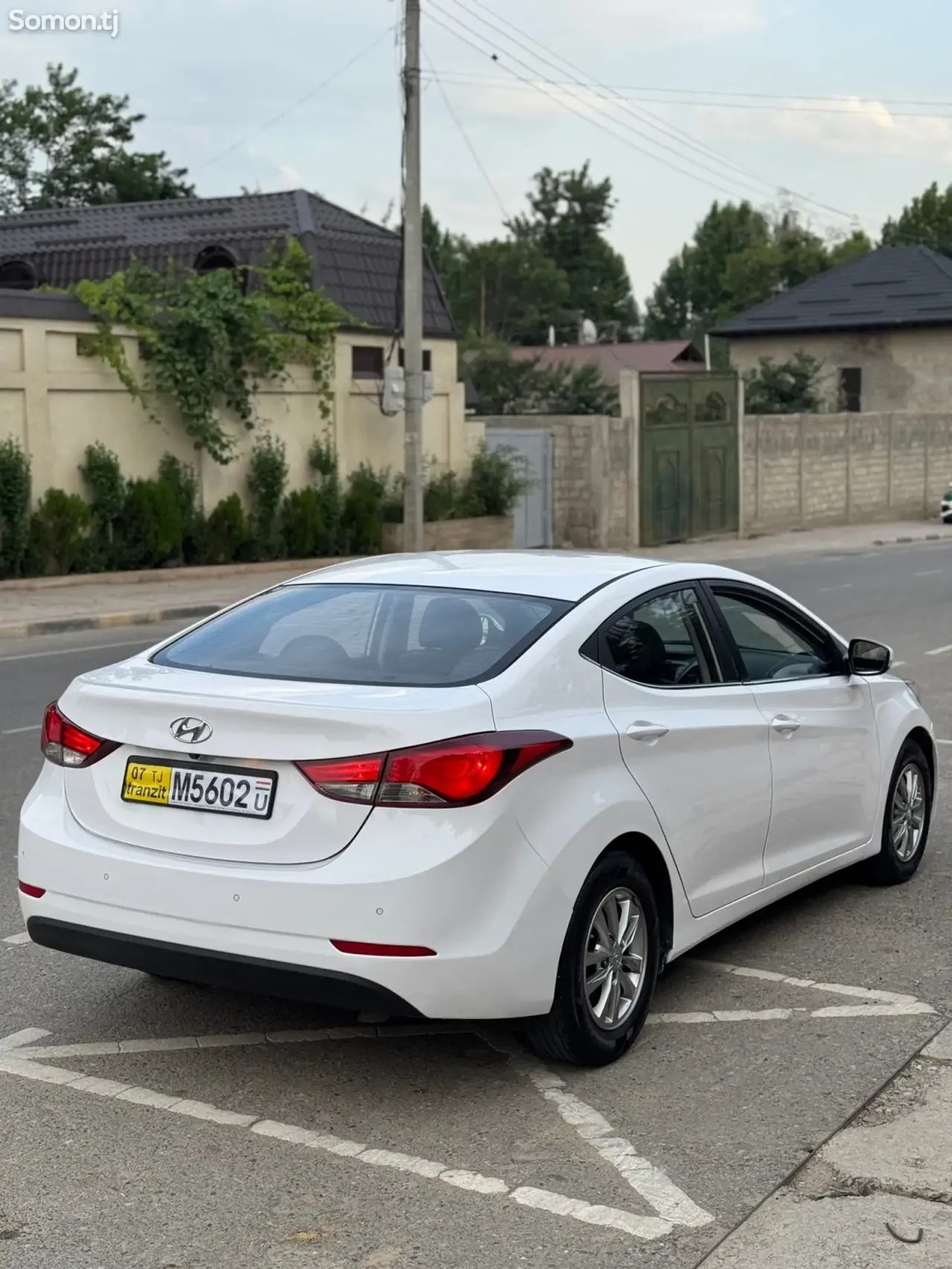 Hyundai Avante 2015 · 1.6 AT