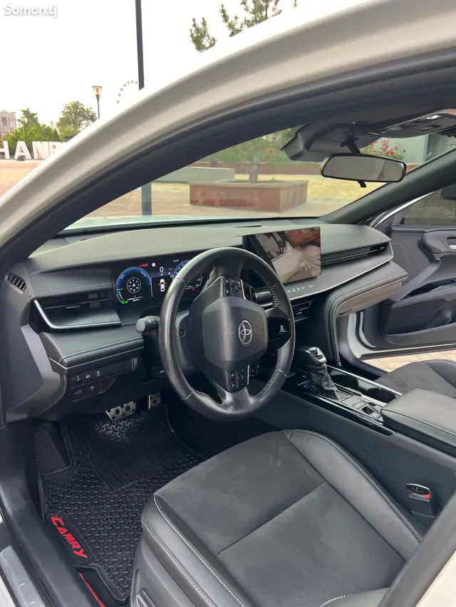 Toyota Camry 2025 · 2.0 AT
