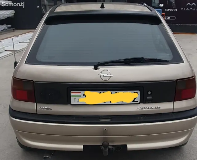 Opel Astra F 1997 · 1.6 MT