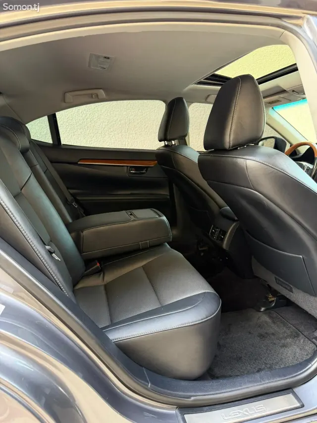 Lexus ES series 2014 · 3.0 AT