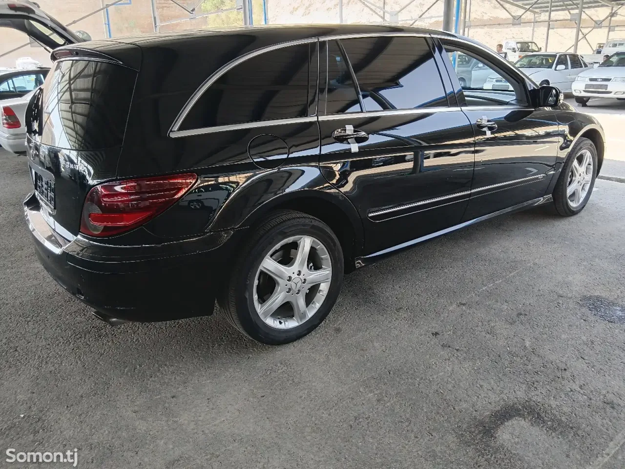 Mercedes-Benz R class 2008 · 3.2 AT