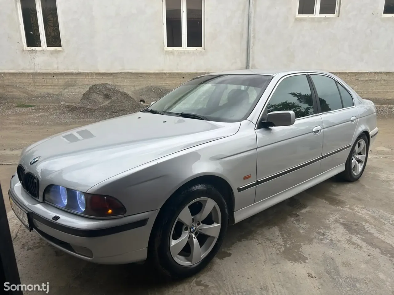 BMW M5 1998 · 2.3 AT