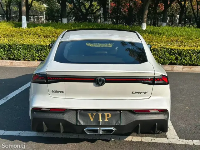Changan UNI-V 2024 · 1.5 AT