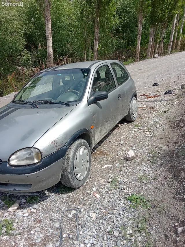 Opel Corsa 1996 · 0.6 MT