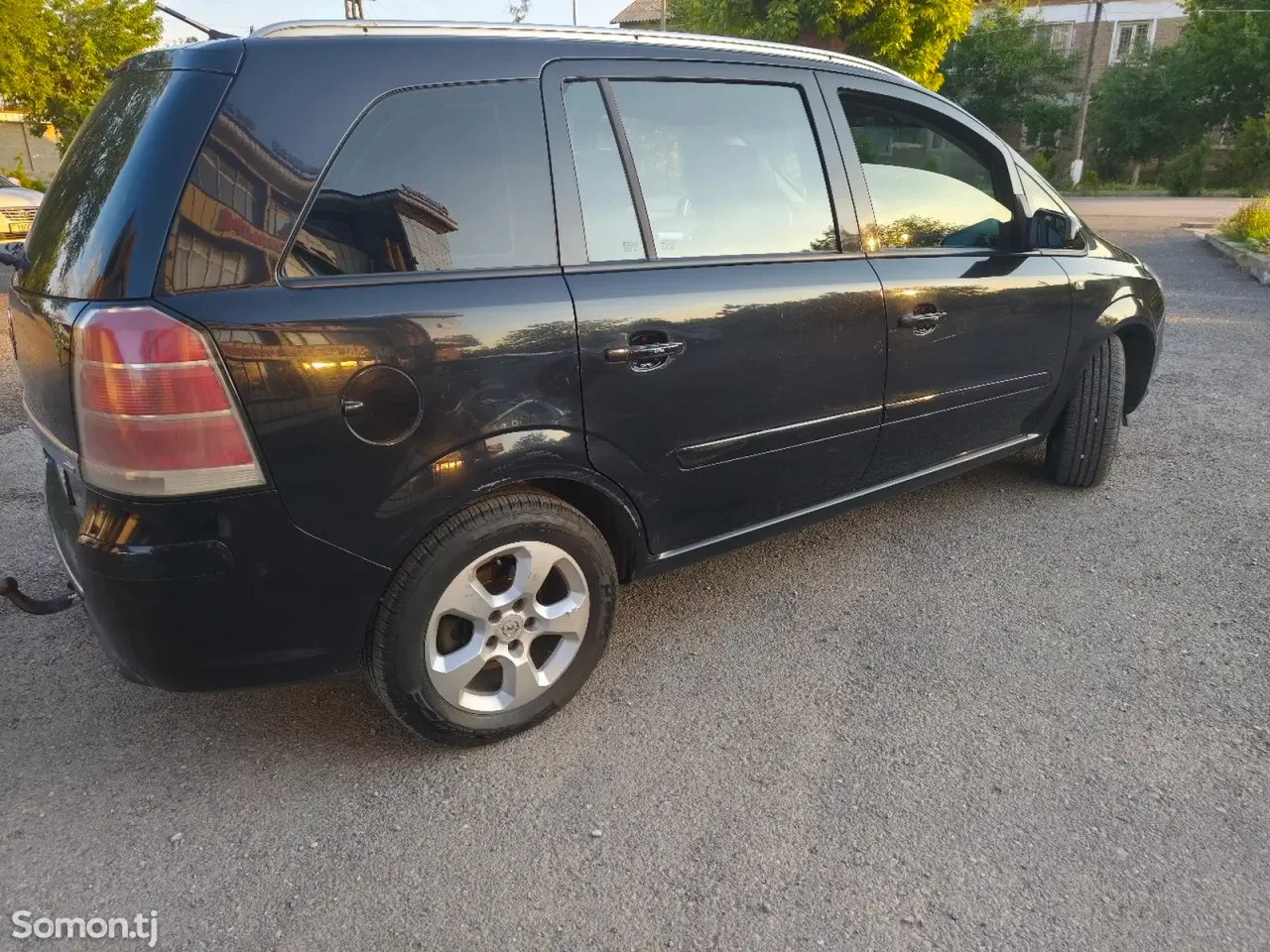 Opel Zafira 2008 · 2.2 AT