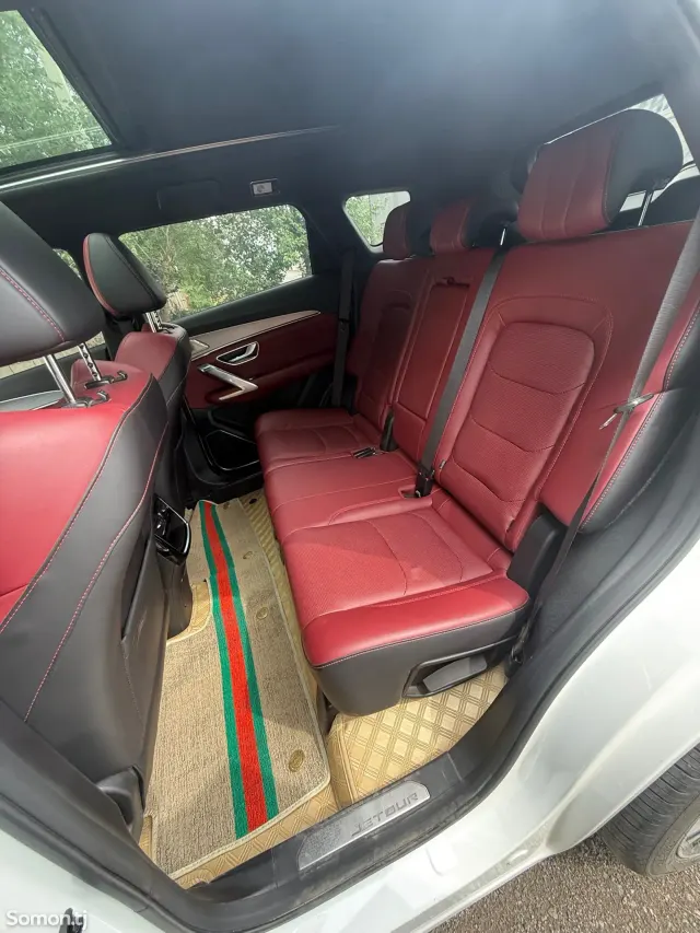 Jetour X70 Plus 2021 · 1.6 AT