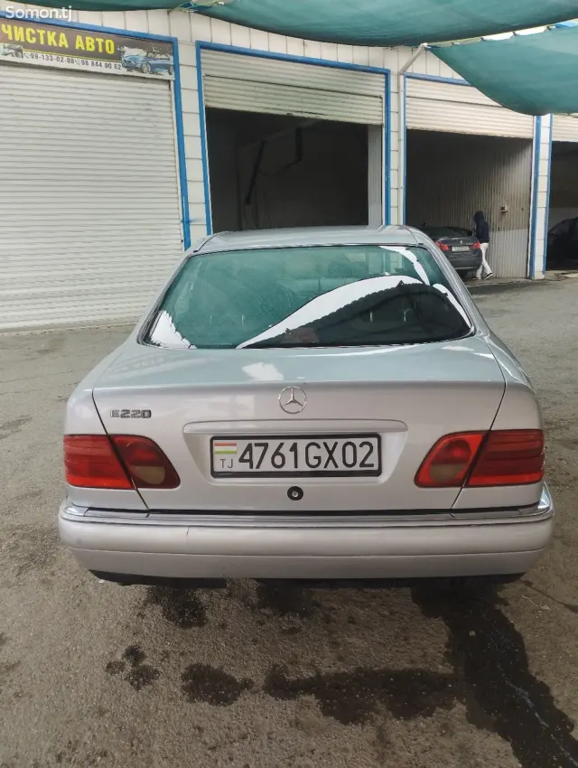 Mercedes-Benz E class 1997 · 2.2 MT