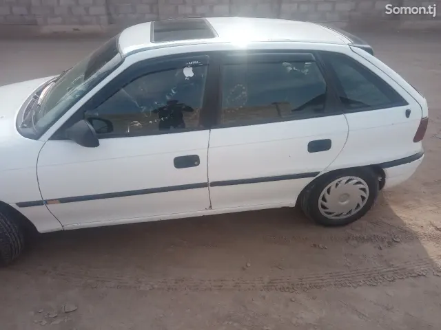 Opel Astra F 1997 · 1.6 MT