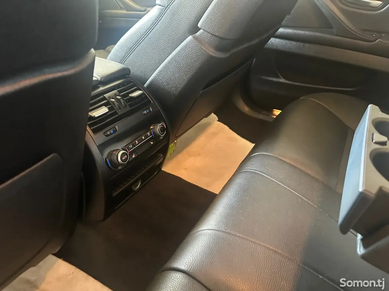 BMW 5 series 2016 · 2.0 AT