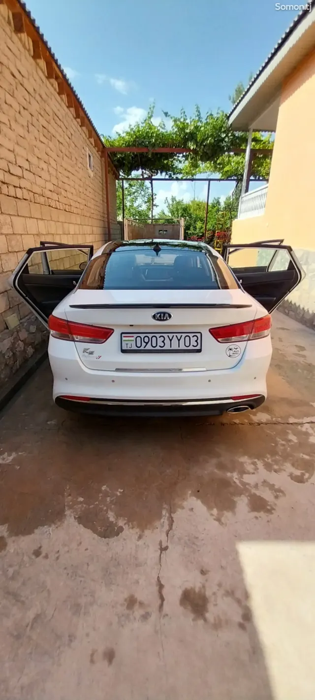 Kia K5 2015 · 2.0 AT