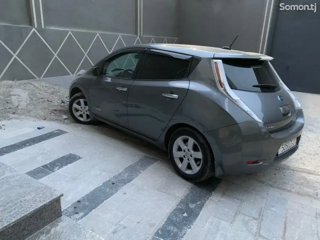 Nissan Leaf 2017 · AT