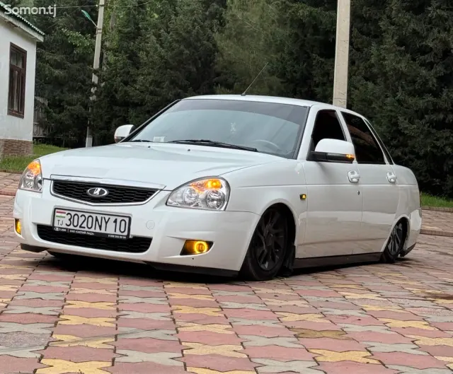 Lada (ВАЗ) Priora 2014 · 1.6 MT