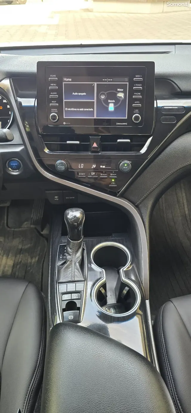 Toyota Camry 2018 · 2.5 AT