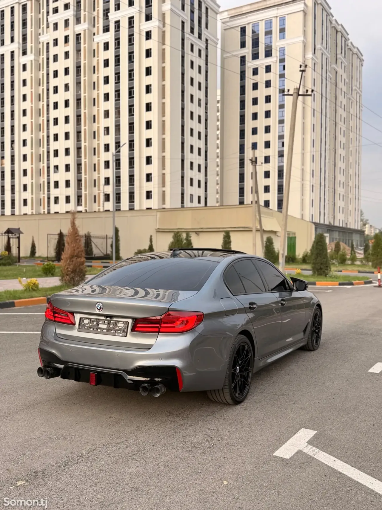 BMW 5 series 2018 · 2.0 AT