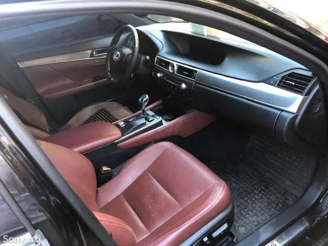 Lexus GS series 2013 · 3.5 AT