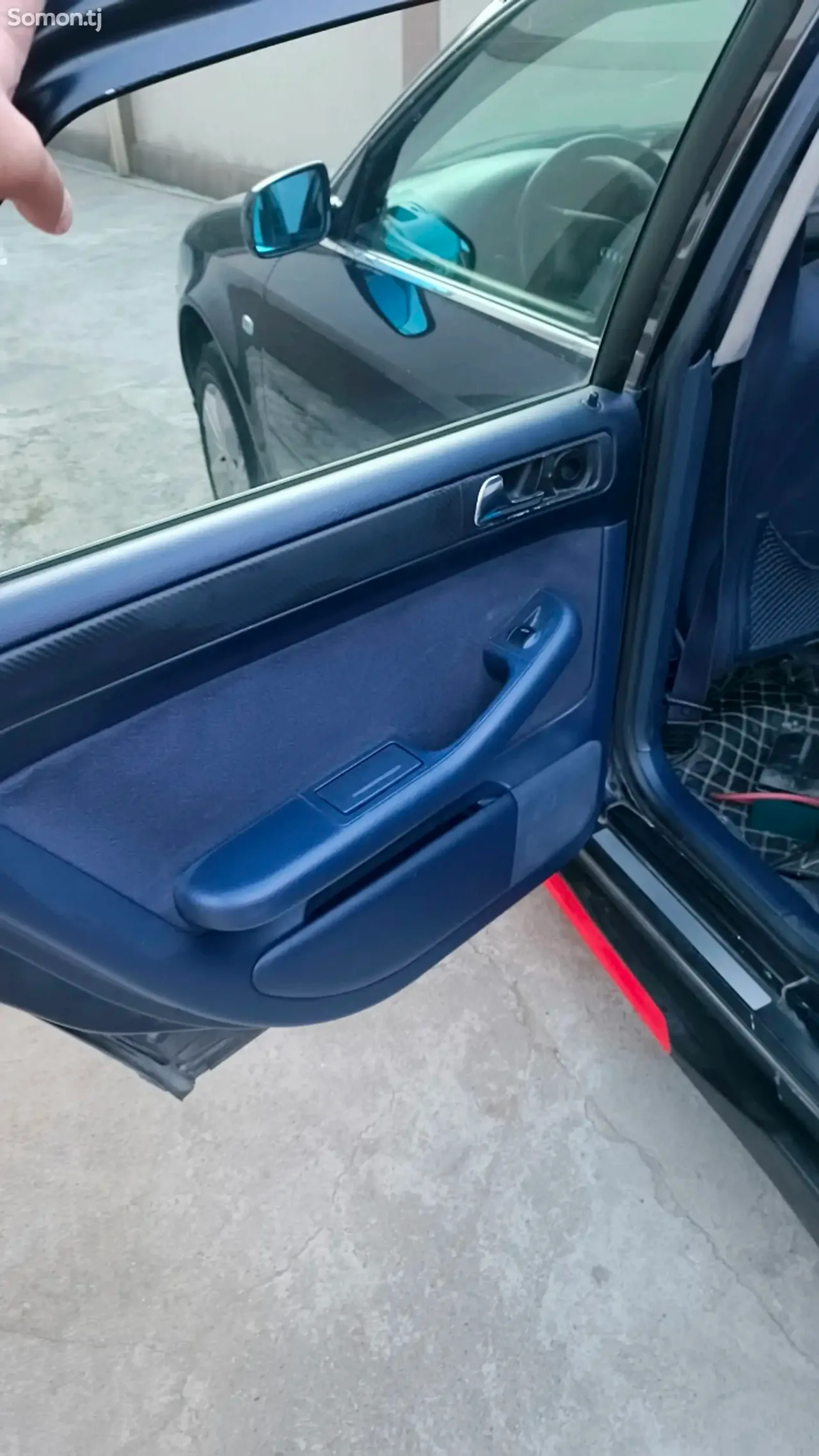 Audi A6 1998 · 2.4 AT
