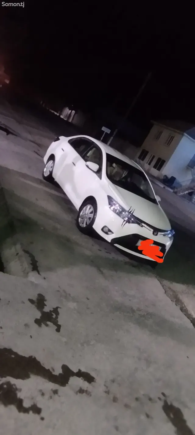 Toyota Yaris 2014 · 1.5 AT